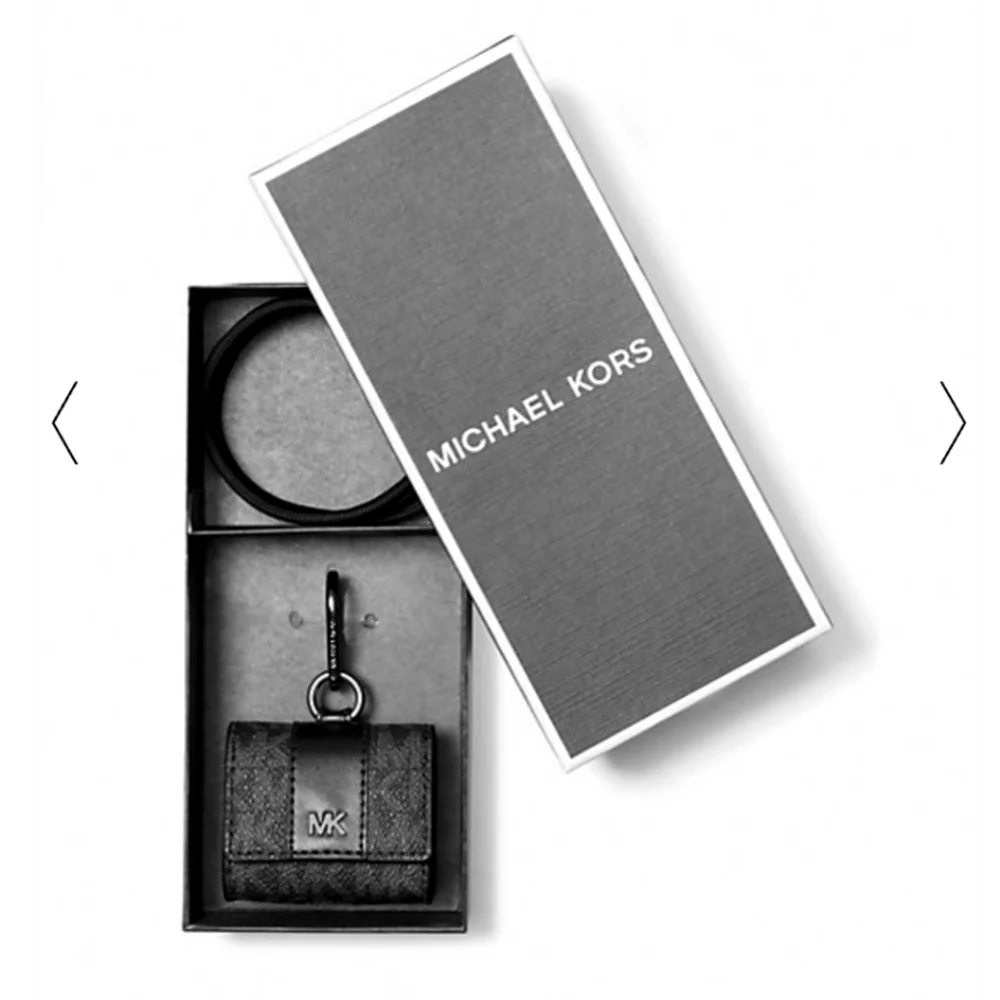 🆕️BNIB MICHAEL KORS HUDSON CASE FOR APPLE AIRPOD PRO IN BLACK